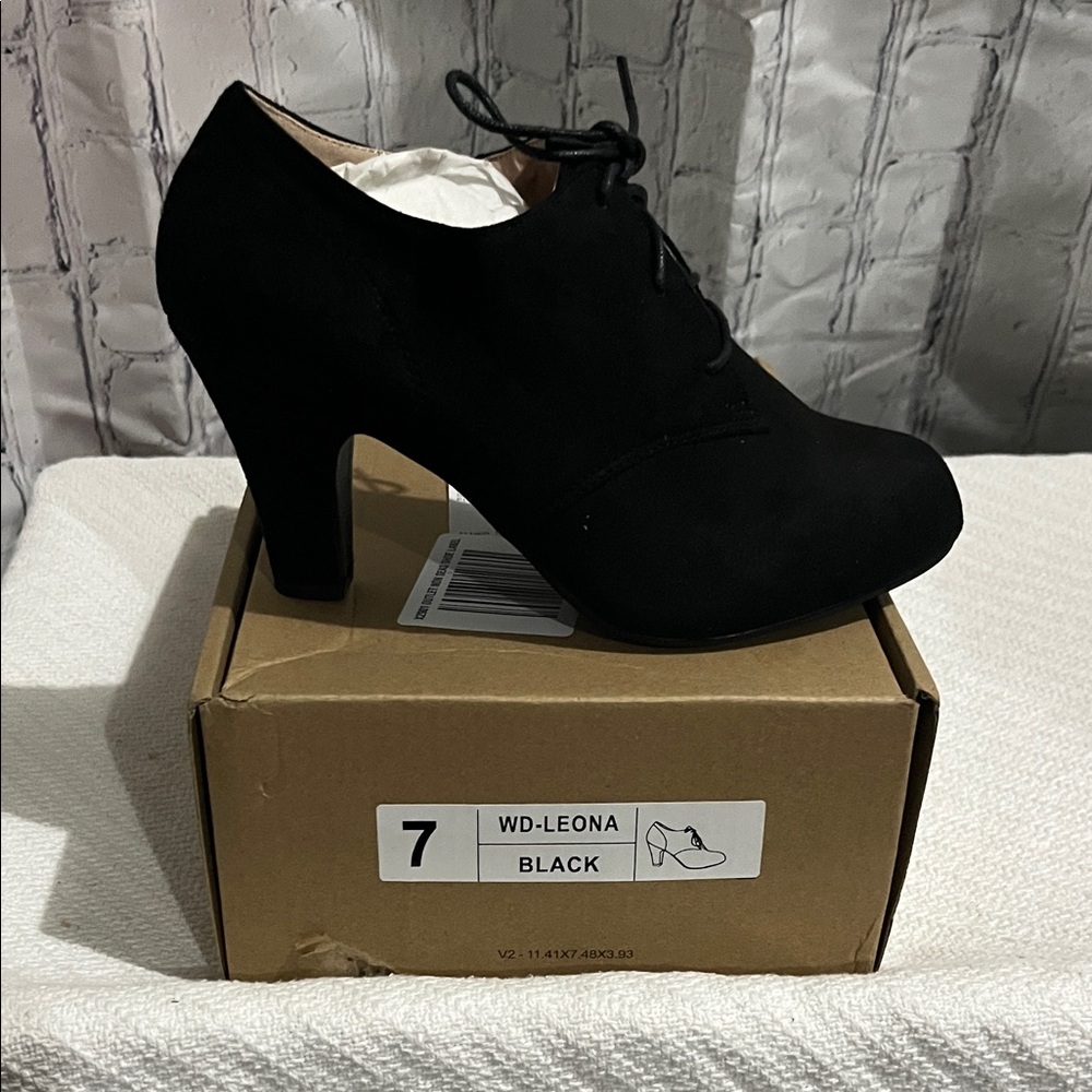 Journee Collection Black Women's Heels